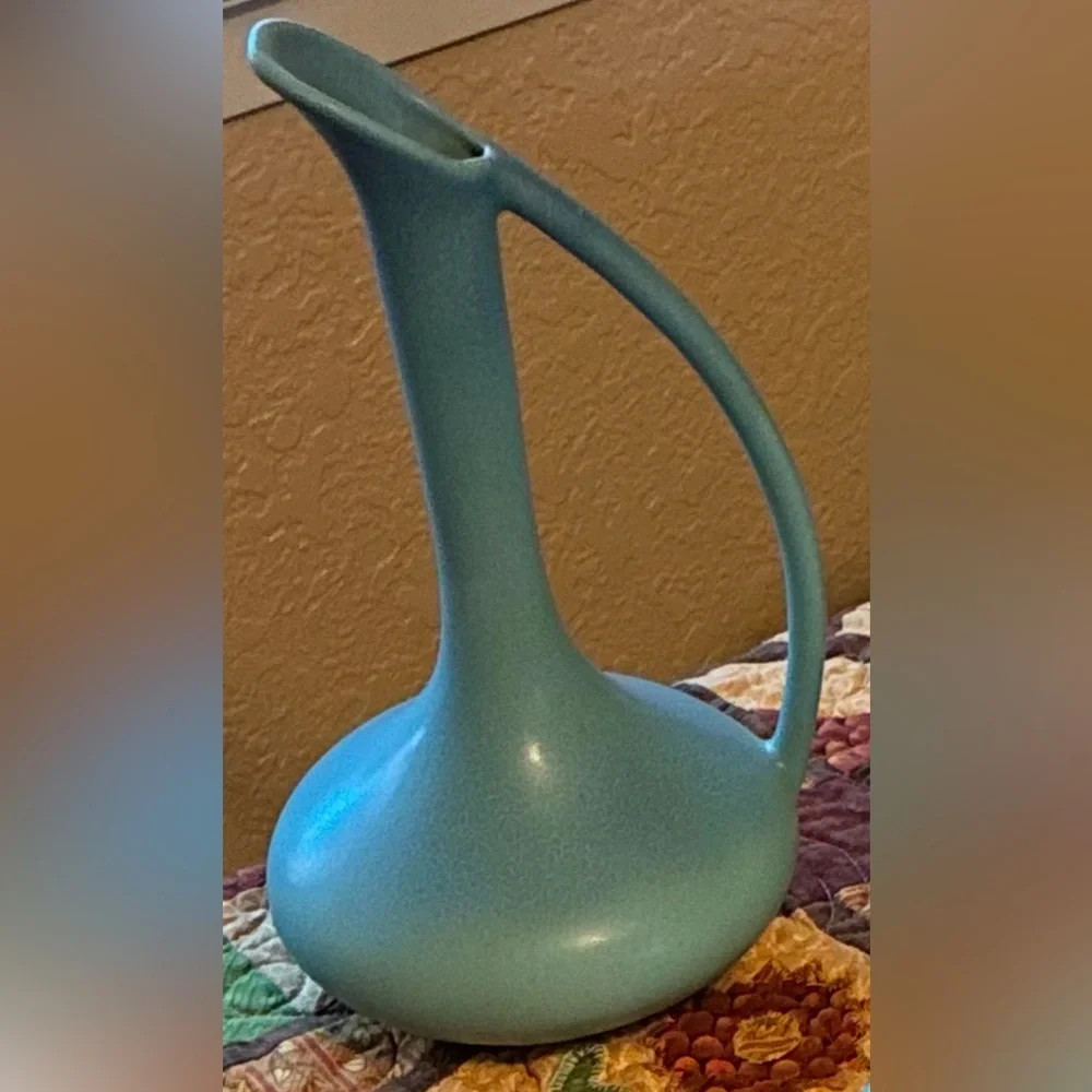 Early Vintage Van Briggle Art Pottery  Pitcher – 11.5 Matte Turquoise ewer urn - Picture 2 of 3